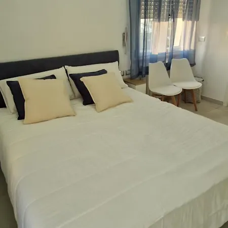 Yolo Apartman